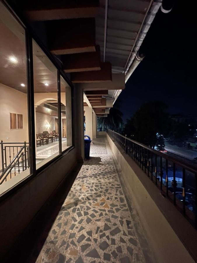 Hotel Vardhan Szilvassza Kültér fotó