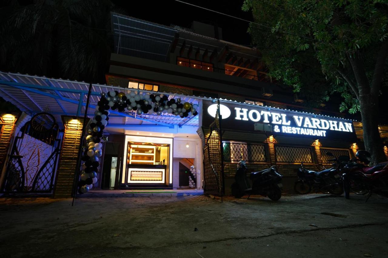 Hotel Vardhan Szilvassza Kültér fotó