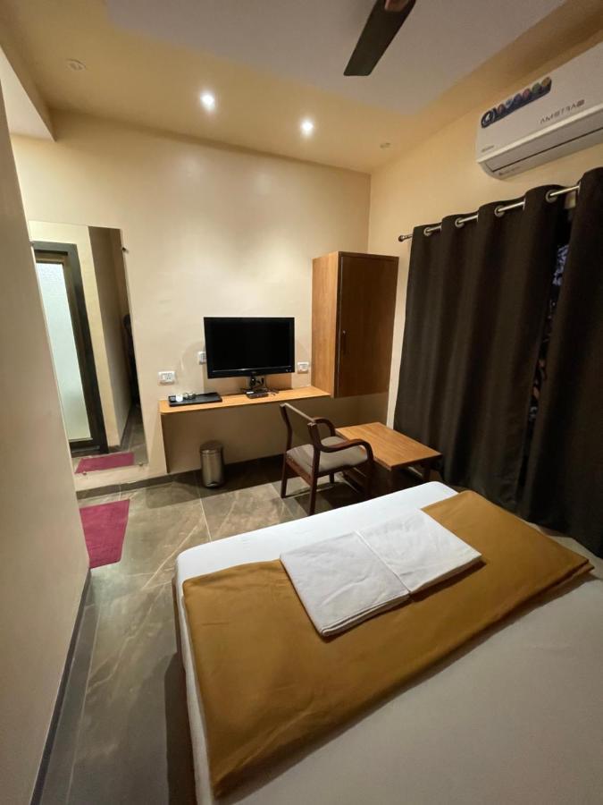 Hotel Vardhan Szilvassza Kültér fotó