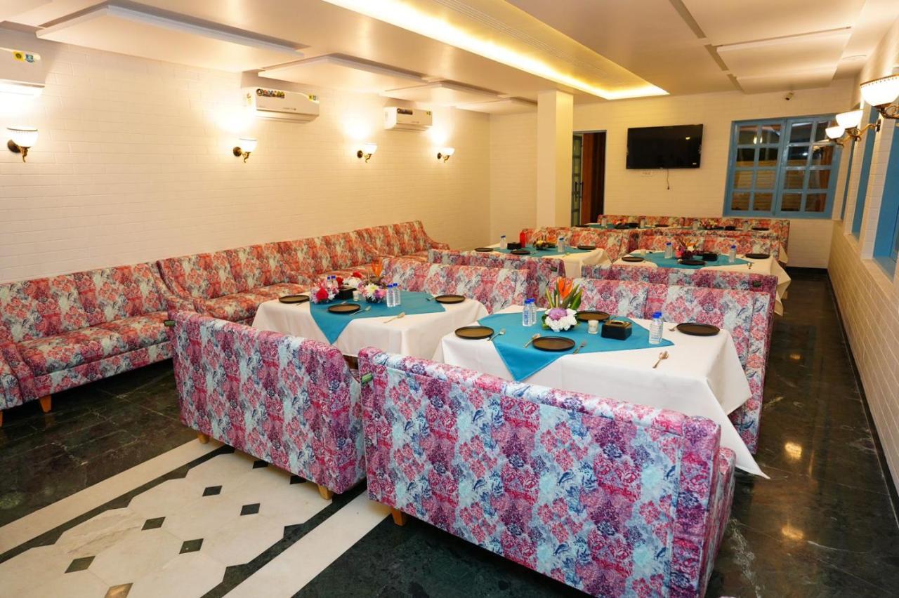 Hotel Vardhan Szilvassza Kültér fotó