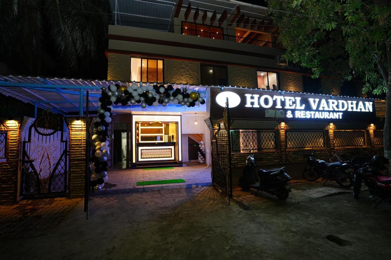 Hotel Vardhan Szilvassza Kültér fotó