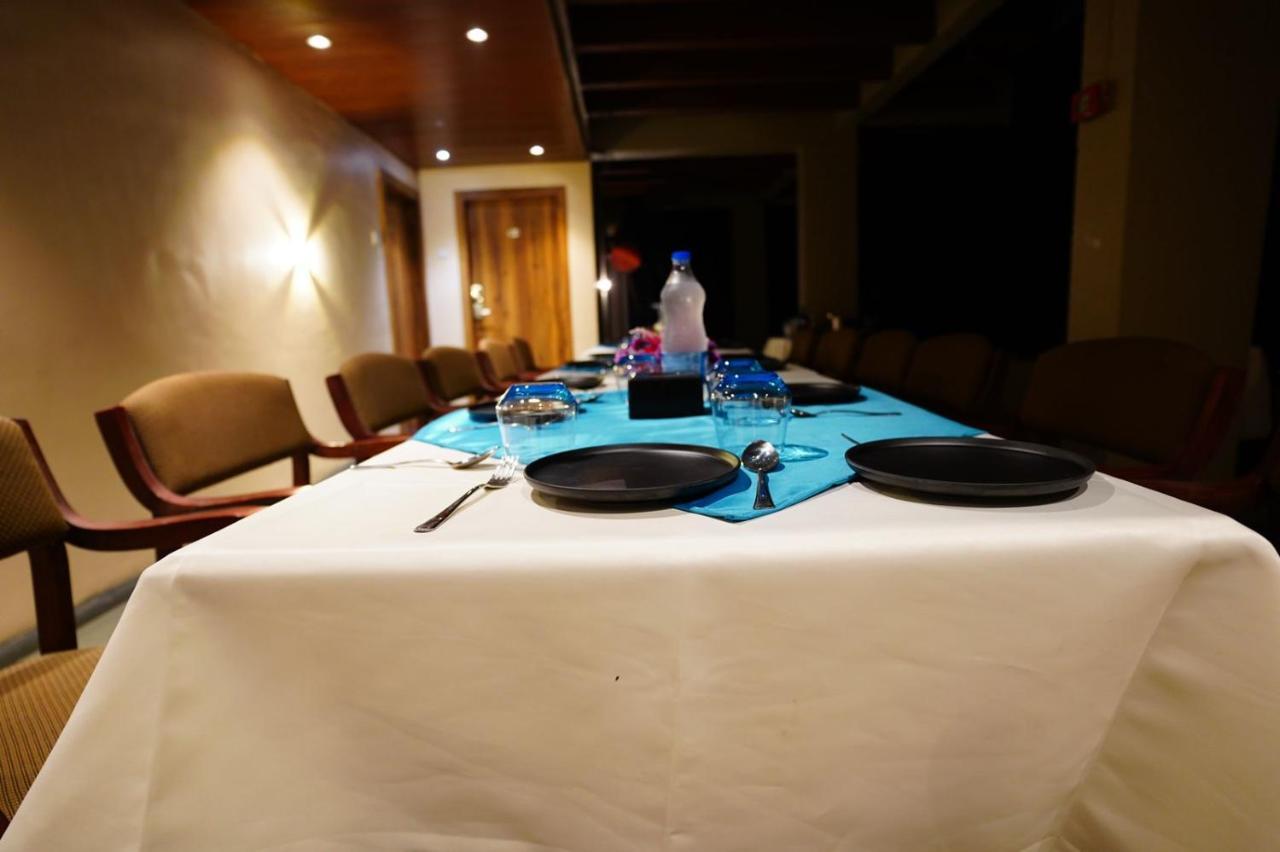 Hotel Vardhan Szilvassza Kültér fotó